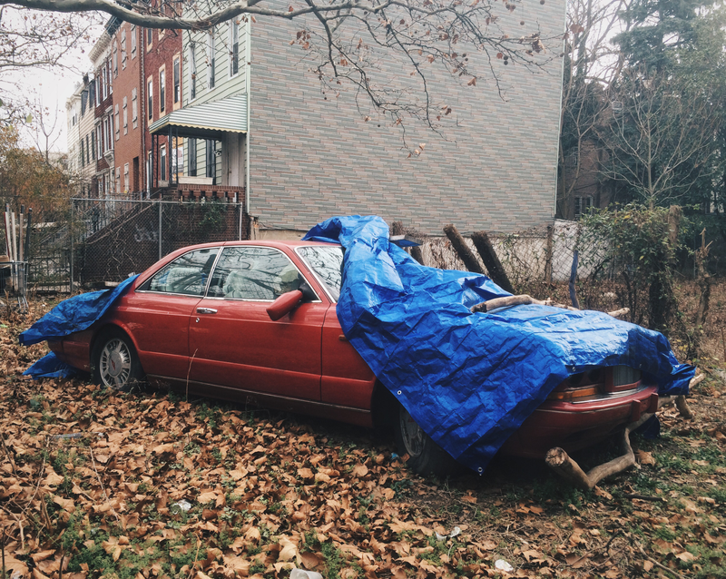 Illustration for article titled There's an abandoned Bentley Continental R in my neighborhoodÂ